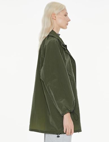 Orolay Women's Lightweight Windbreaker Hooded Rain Jacket Relaxed Fit Raincoat with Pockets for Outdoor Armygreen