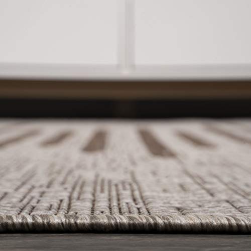 JONATHAN Y SMB124E-9R Zolak Berber Stripe Geometric Black/Ivory 9' Round Indoor/Outdoor Area Rug, Pet Friendly, Non-Shedding, Stain Resistant, Easy-Cleaning for Backyard, Patio, Porch