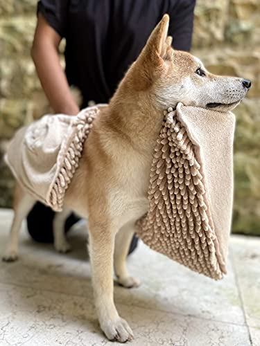 Tuff Pupper Quick Dry Towel for Dogs | Ultra Absorbent Microfiber Shammy | Extra Large 35x15 Size for All Breeds | Comfortable Hand Pockets | Indoor Outdoor Use | Durable Material | Machine Washable