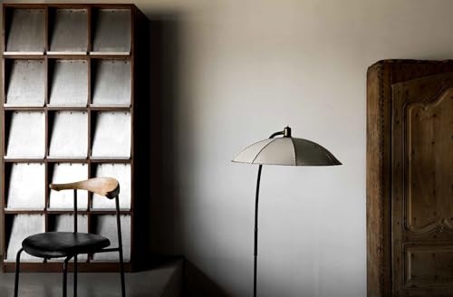 Galerie Half: Selected Works / Spaces