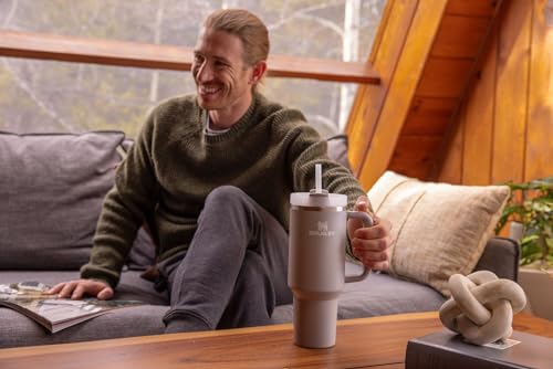 Stanley Quencher H2.0 FlowState Stainless Steel Vacuum Insulated Tumbler with Lid and Straw for Water, Iced Tea or Coffee, Smoothie and More, Cream 2.0, 40oz