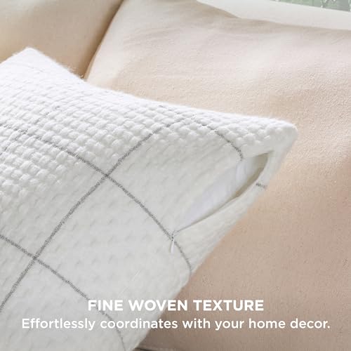 Bedsure Throw Pillow Covers 18x18 Inch - Pack of 2 White Luxury Soft Cozy, Decorative Pillow Covers, Woven Pillow Cover Plaid Jacquard, Home Decor for Sofa Couch Bed