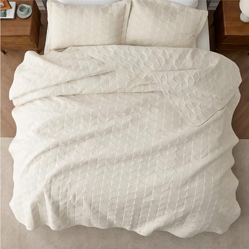 Bedsure King Size Quilt Set, Soft Ultrasonic King Quilt Bedding Set, Clover King Bedspread, Lightweight Bedding Coverlet for All Seasons (Includes 1 Mineral Blue Quilt, 2 Pillow Shams)