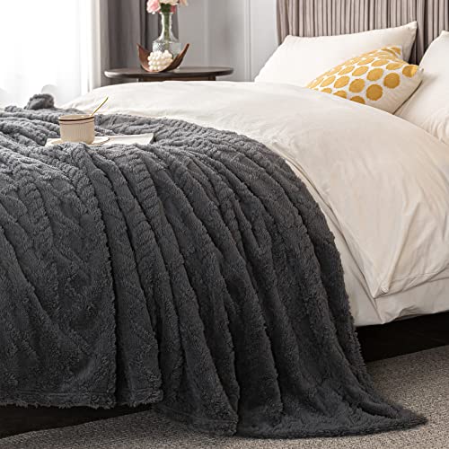 DaysU Sherpa Fleece Blanket, Throw Blanket for Couch, Sofa, Bed, Lightweight Soft Cozy Warm Fuzzy Blankets for Camping, Picnic, Travel, Grey Jacquard, 50” x 60”