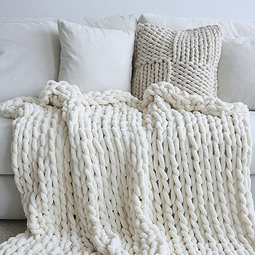 Maetoow Chenille Chunky Knit Blanket Throw (30×40 Inch), Handmade Warm & Cozy Blanket Couch, Bed, Home Decor, Soft Breathable Fleece Banket, Christmas Thick and Giant Yarn Throws, Cream