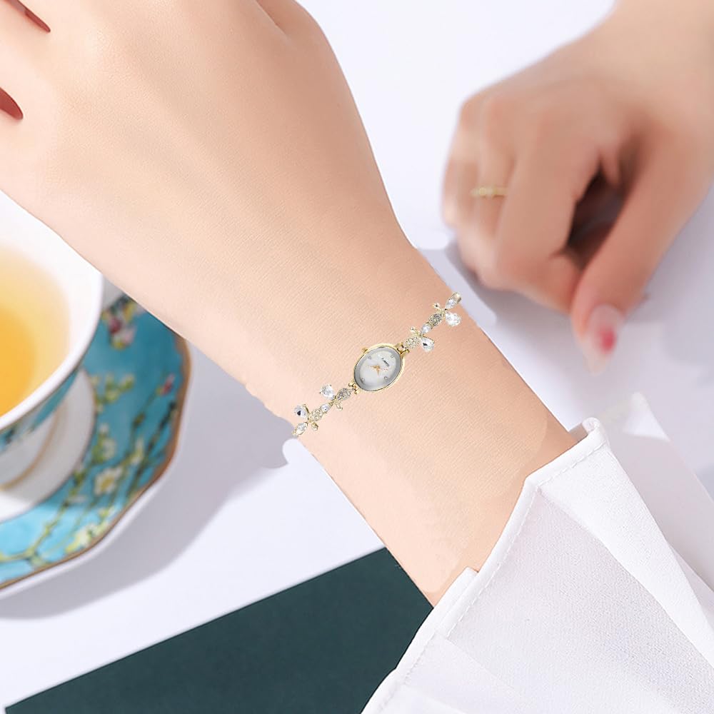 BESTKANG Women's Watch Luxury Petal Casual Bracelet Watch Simulated Quartz Watches for Women (Gold)