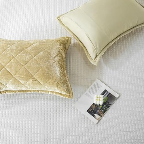 LUCKYBULL Camel Korean Velvet Quilt Set Queen XL Size (90x96 inch), 3 Pieces Luxury Textured Soft Bedspread with 2 Pillowcases, Reversible Coverlet Set for All Season