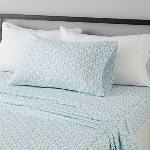 Amazon Basics Lightweight Super Soft Easy Care Microfiber 3-Piece Bed Sheet Set with 14-Inch Deep Pockets, Twin, Cream, Solid