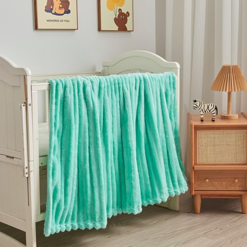NEWCOSPLAY Super Soft Queen Blanket Navy Premium Silky Flannel Fleece 3D Ribbed Jacquard Lightweight Bed Blanket All Season Use (Navy Ribbed, Queen(90"x90"))