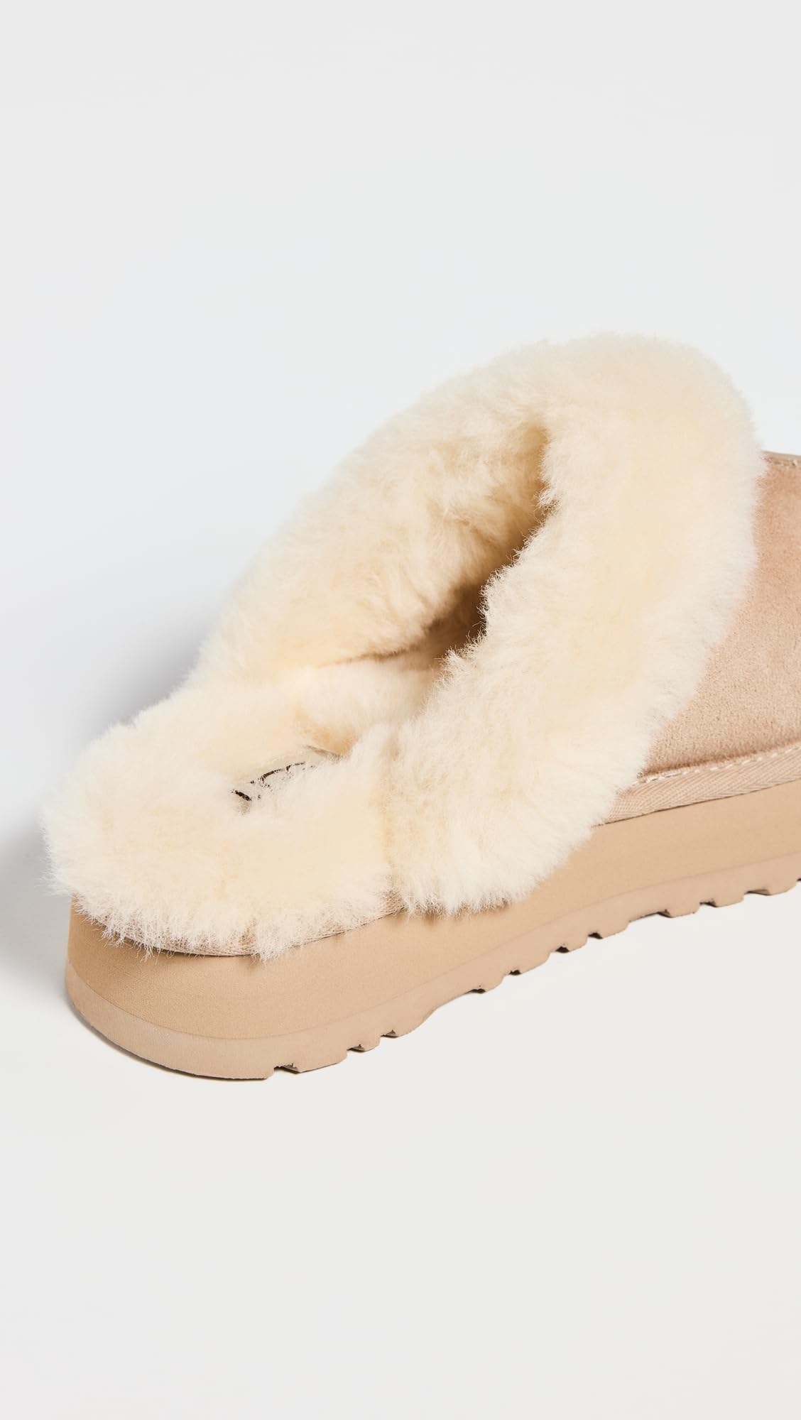 UGG Women's DISQUETTE Slipper, Sand, 7