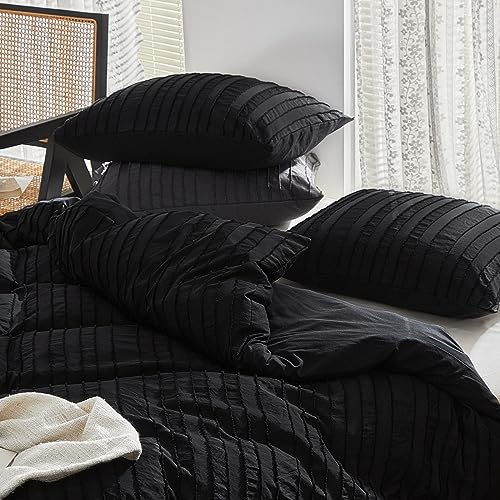 WARMDERN King Boho Duvet Cover Set, Light Grey Striped Microfiber 3pcs Bedding, Zipper Closure, Tufted Bohemian Design, Ultra Soft, Machine Washable