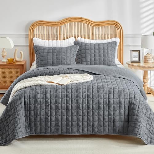 WARMDERN Waffle Weave Quilt Set Queen Size, Soft Lightweight Summer Classic Checkered Quilt Grey Bedding Bedspread Coverlet for All Seasons, Includes 1 Quilt (90" x 96") + 2 Pillow Shams (20" x 26")