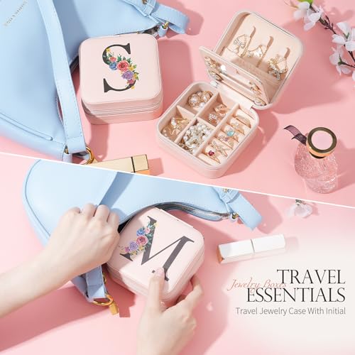 Sepaumo Initial Travel Jewelry Case, Small Travel Jewelry Organizer Box for Women Girls, Personalized Graduation Birthday Gifts for Her Mom Kids Necklace Earring Ring Organizer (V, pink)