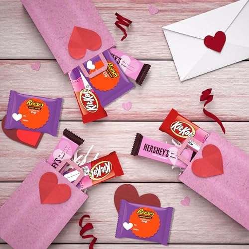 HERSHEY'S, KIT KAT and REESE'S Assorted Milk Chocolate Snack Size, Valentine's Candy Bag, 12.47 oz (25 Pieces)