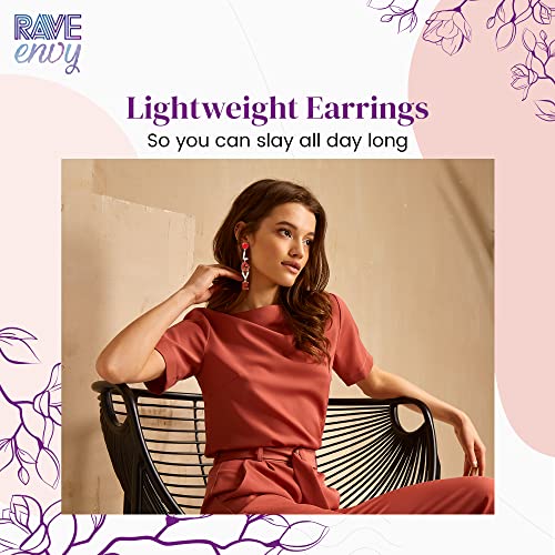 Rave Envy Heart Earrings for Women Trendy - Silver Heart Dangle Earrings with Diamond Like Look - Fashionable Statement Earrings for Womens - Perfect Heart Jewelry as Valentines, Birthday