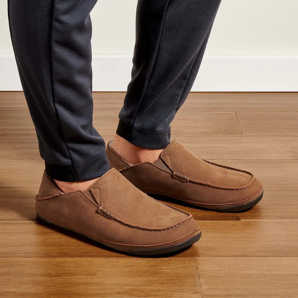 OLUKAI Kipuka Hulu Men's Leather Slippers, Premium Nubuck Leather Slip On Shoes, Shearling Lining & Gel Insert, Drop-In Heel Design, Toffee/Toffee, 7