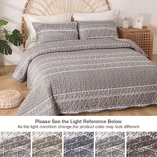 Lekesky Grey Quilt Set Queen Size, 3 Pieces (1 Quilt + 2 Pillowcases),Soft Microfiber Lightweight Reversible Bohemian Bedding Quilt for Summer(96 x 90 Inch)