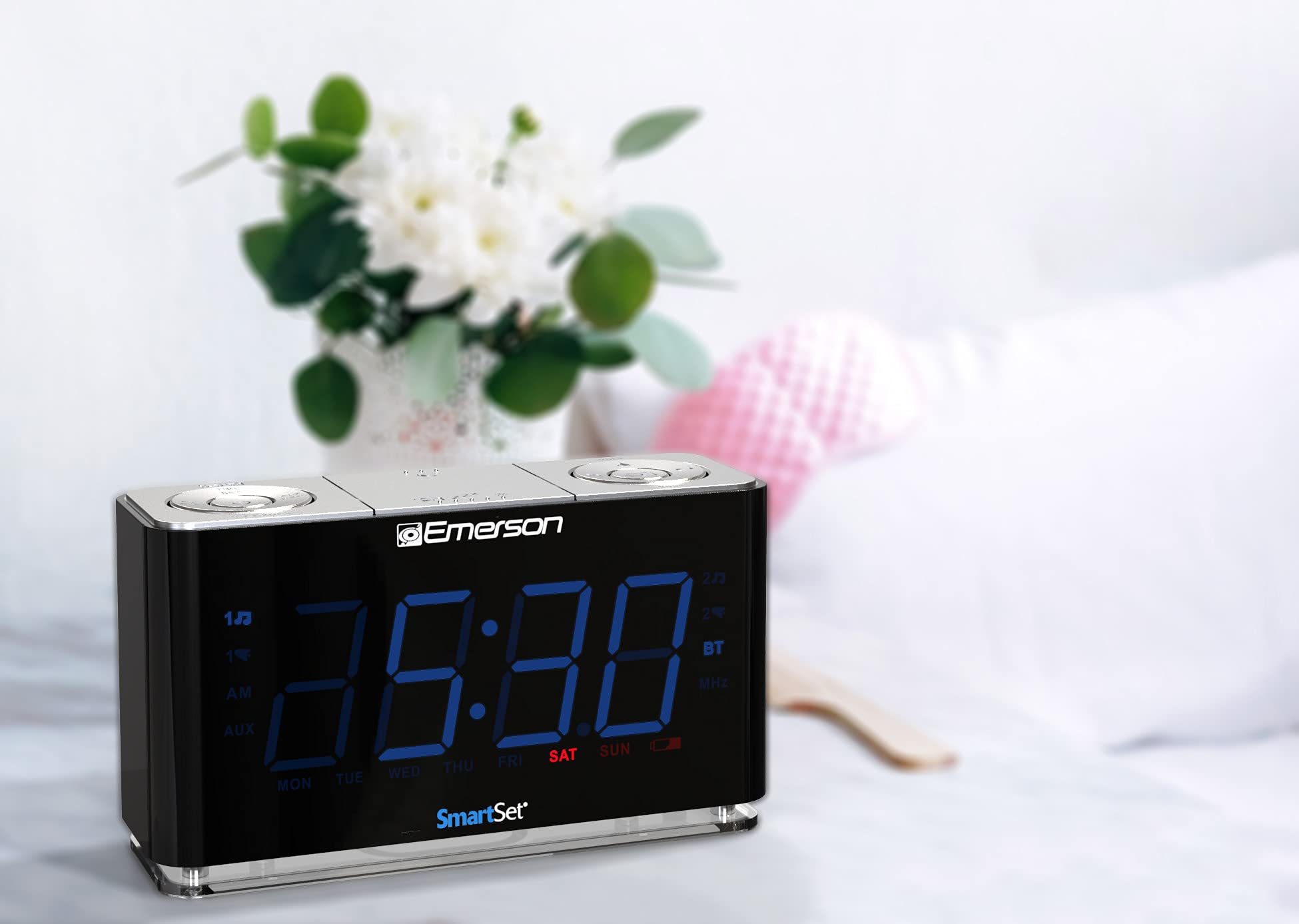 Emerson CKS1507 Smartset Radio Alarm Clock, 1.4" Blue LED Digital Display, USB Charging Port, Brightness Dimmer Controls, Bluetooth Connectivity, Set Alarm to Radio, Music, or Buzzer, Black