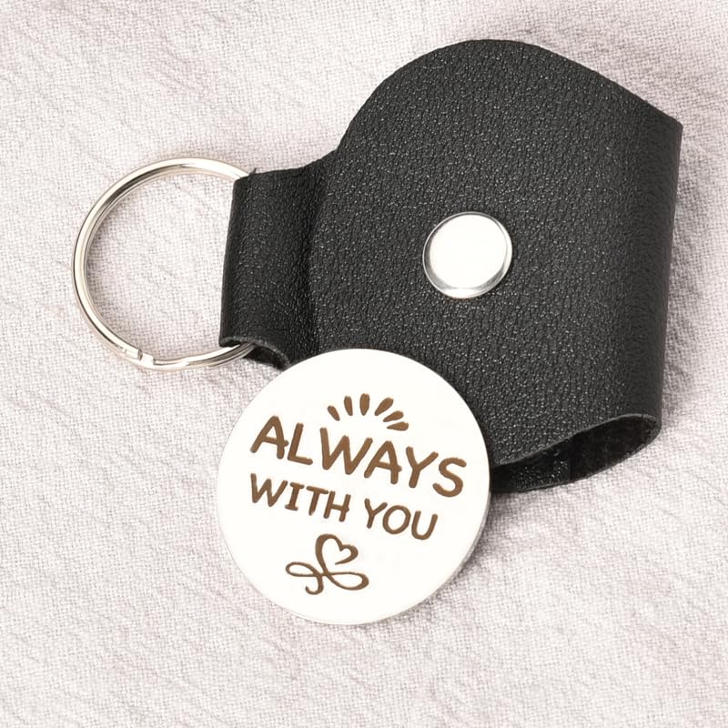 Long Distance Relationship Inspirational Gifts for Husband Boyfriend Wife Double Sided Pocket Hug Token With Black Leather Keychain Gifts for Best Friend Mom Grandma Sister Birthday Christmas Gift