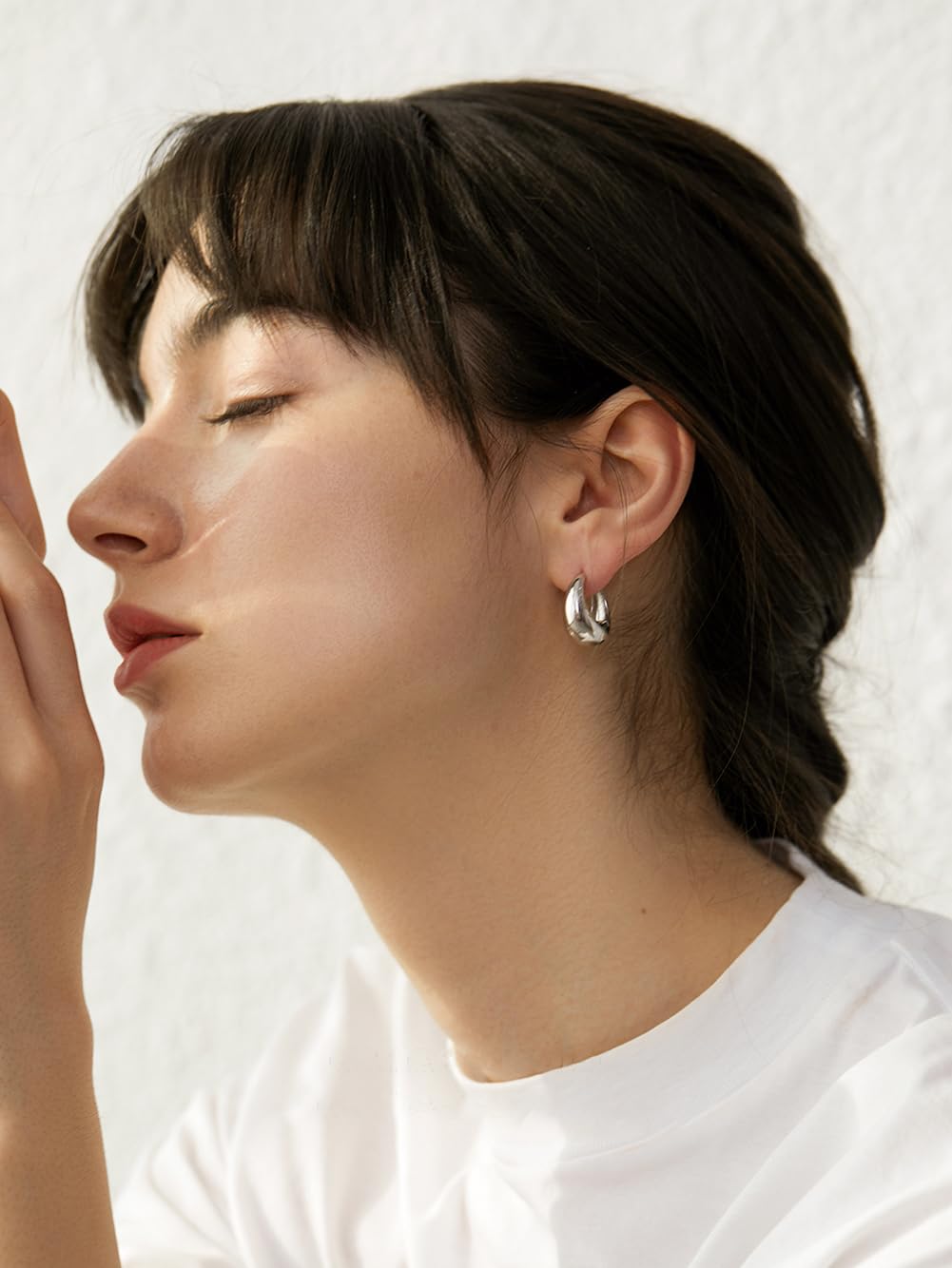 Vetieeimo Basic Crescent Moon 925 Sterling Silver Chunky Huggie Hoop Earrings Thick Lightweight Gold Hoop Earrings Jewelry Gift for Women Girls (Silver)