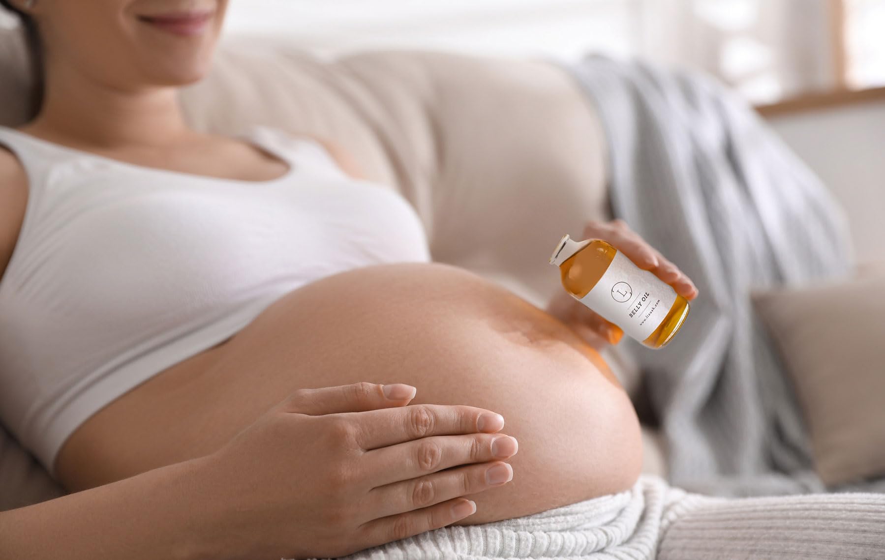 Lizush Luxury Spa Gift Basket And Self Care Gifts For Women With Nipple Balm, Belly Oil, Water Bottle, Scented Candle, Lavender Soap Bar, Foot Salt - New Mom Luxury Gift Set - 15 Piece Set