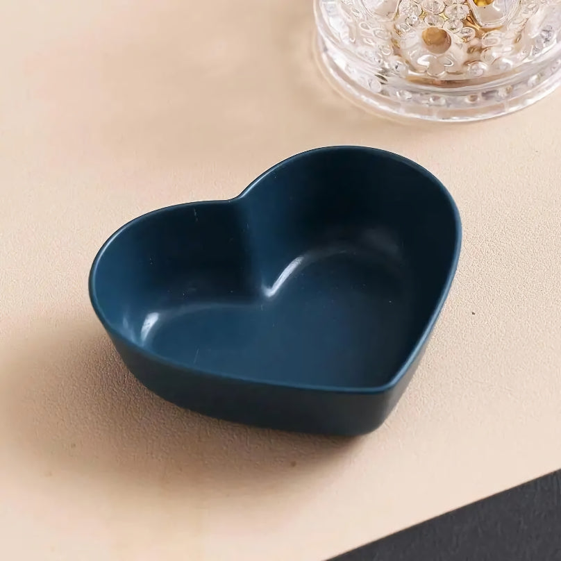 Heart-Shaped Wheat Straw Plastic Seasoning Dish