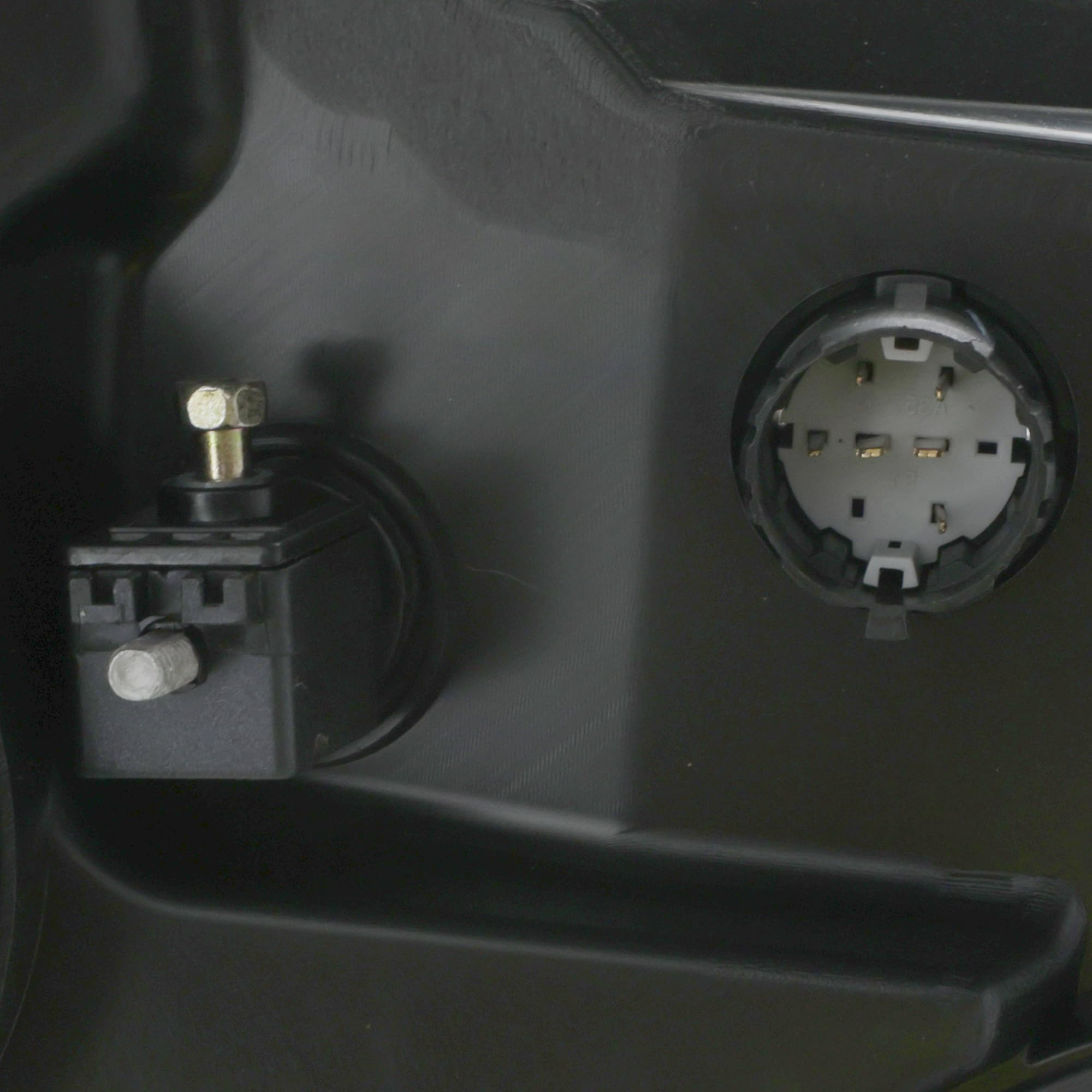 Evan Fischer Driver Side Headlight for Ram ProMaster 2500 Base 2014-2022 Also Fits ProMaster 1500 Halogen With bulb(s) Replaces# 68154589AL 68154589AK 68154589AI