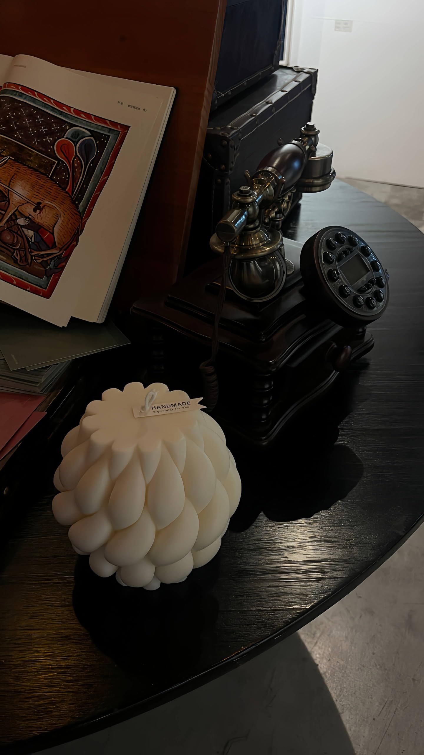 Hyznengu Knot Ball Candle - White Large Handmade Pillar Scented Soy Wax Candles,Elegant Aesthetic Candle for Women,Housewarming Presents,Home Room Shelf Coffee Table Decorative Idea Candles