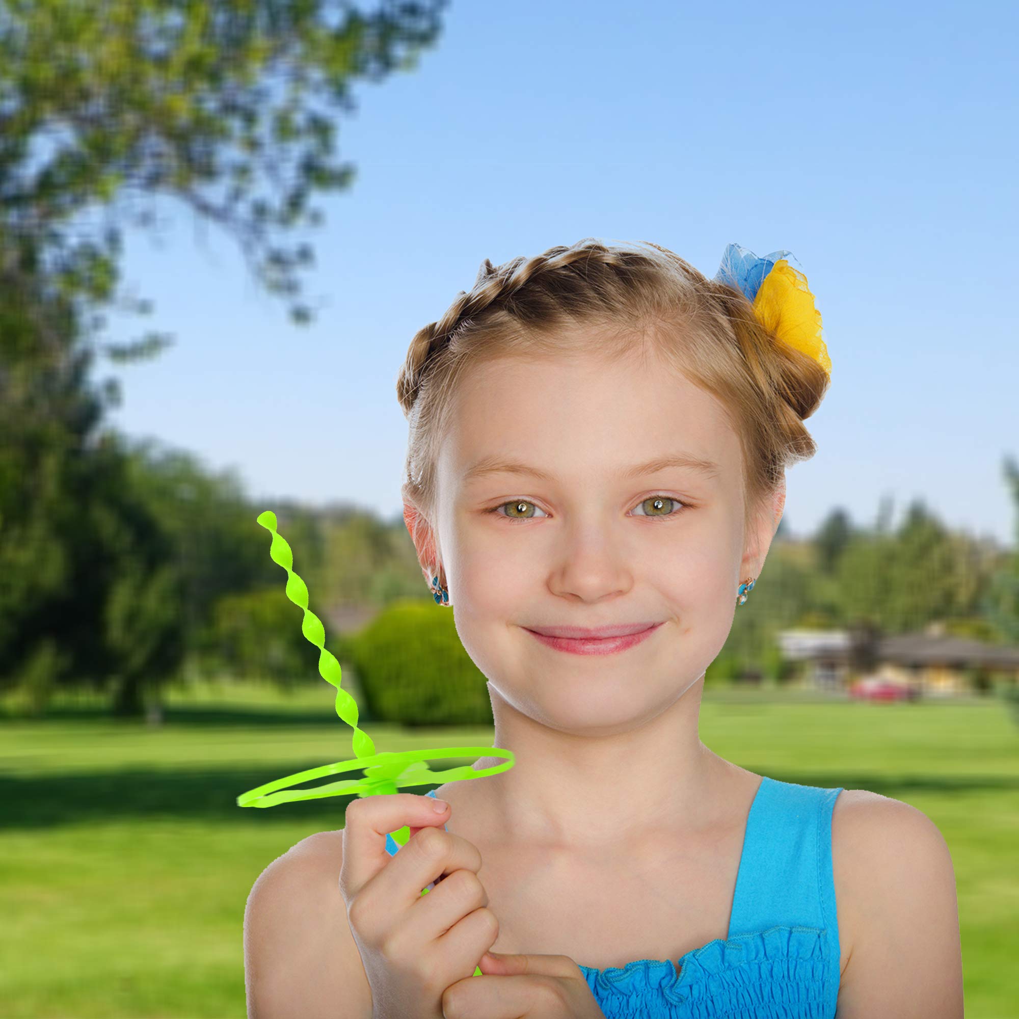 Big Mo's Toys Flying Discs - Twist Disc Flyer Saucers with Launchers for Party Favors and Prizes Outdoor Toy - 40 Sets