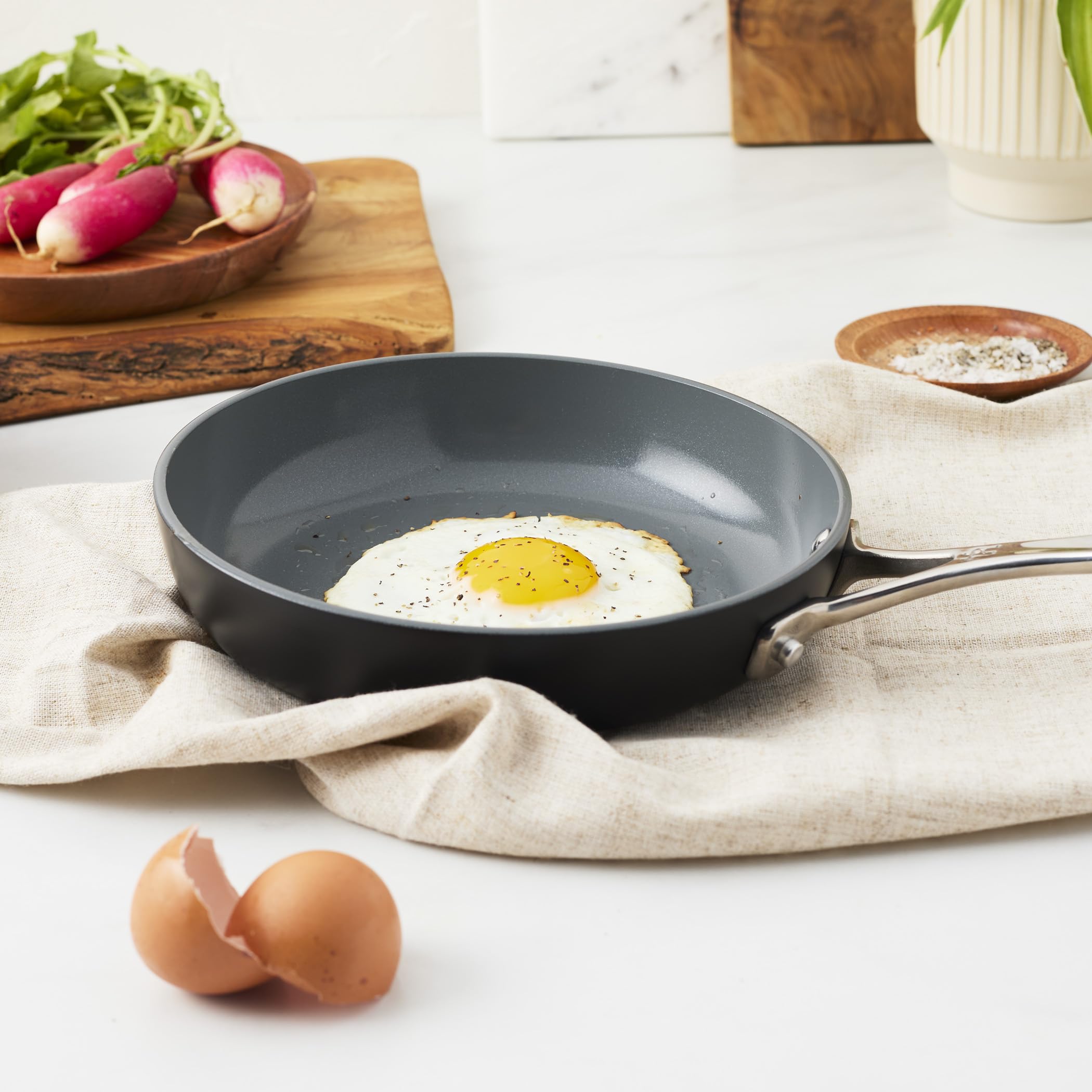 Henckels Release 8-inch Aluminum Ceramic Nonstick Fry Pan