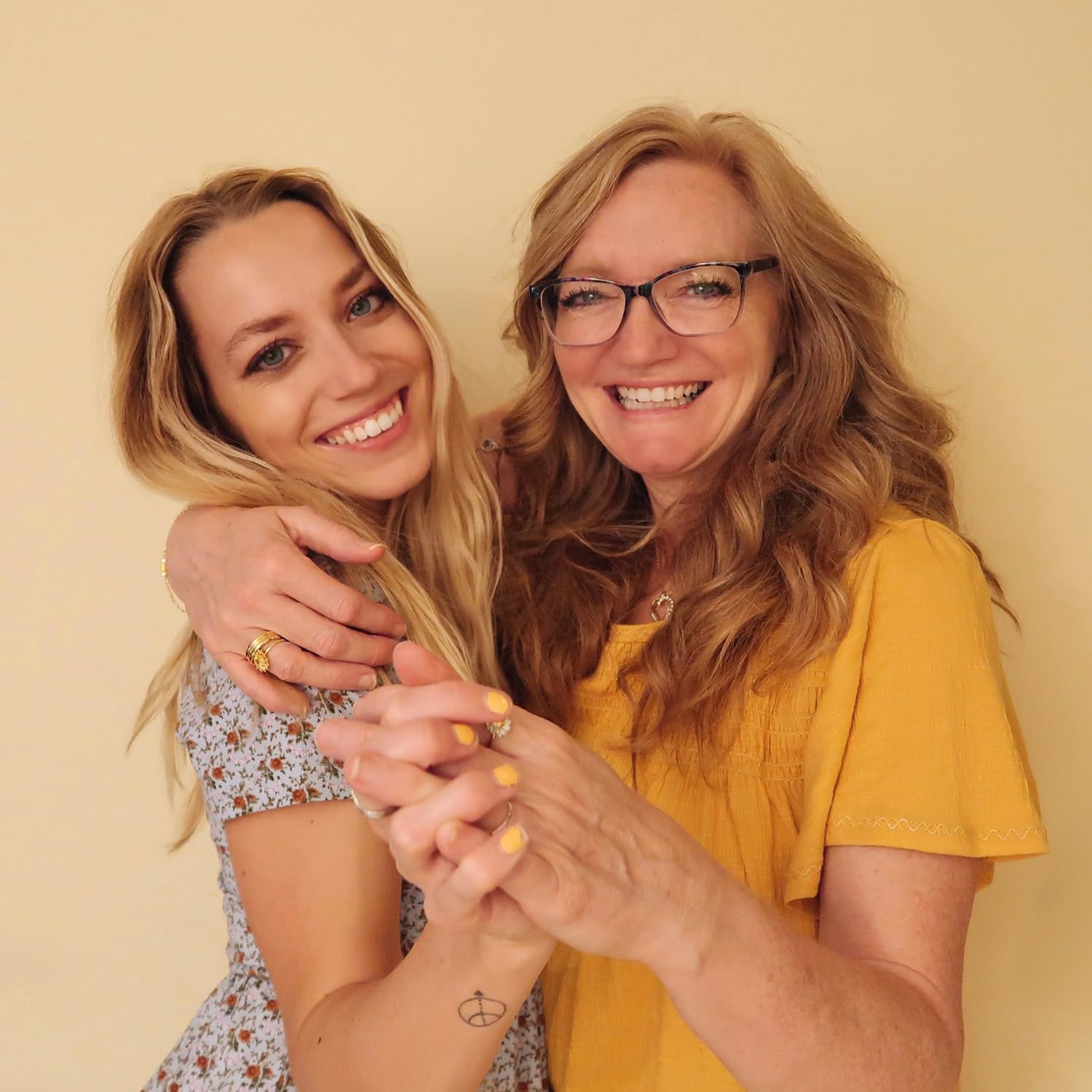 STORYJEWELLERY Mom Birthday Gifts Ideas, Gifts for Mom Birthday, Mother Birthday Gifts, Mama Gifts, Mothers Day Gifts for Mom from Daughter, Mom Bracelet, Wave Bracelet, Christmas Mom Gifts