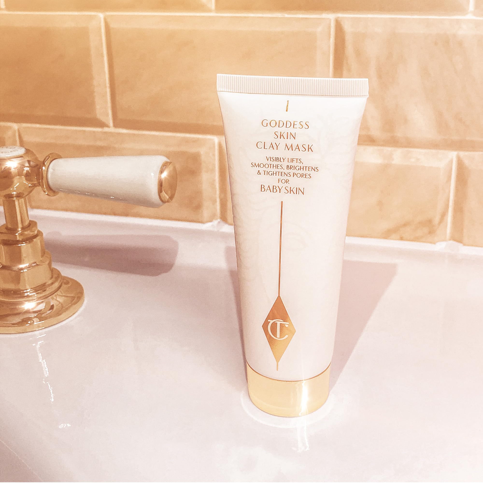 Charlotte Tilbury Goddess Skin Clay Mask - Pore Tightening & Hydrating Clay Face Mask with Vitamin C & Sweet Almond Oil - Reveals a Luminous, Dewy Glow (75ml)