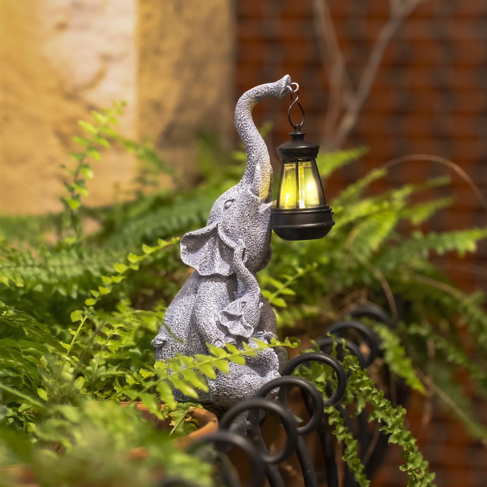 Jy.Cozy Elephant Garden Statue Mother and Baby Elephants Lovely Playing Solar Lamp Resin Outdoor Figurine Light Decoration Home Décor Lawn Yard Patio Porch Ornament Gift