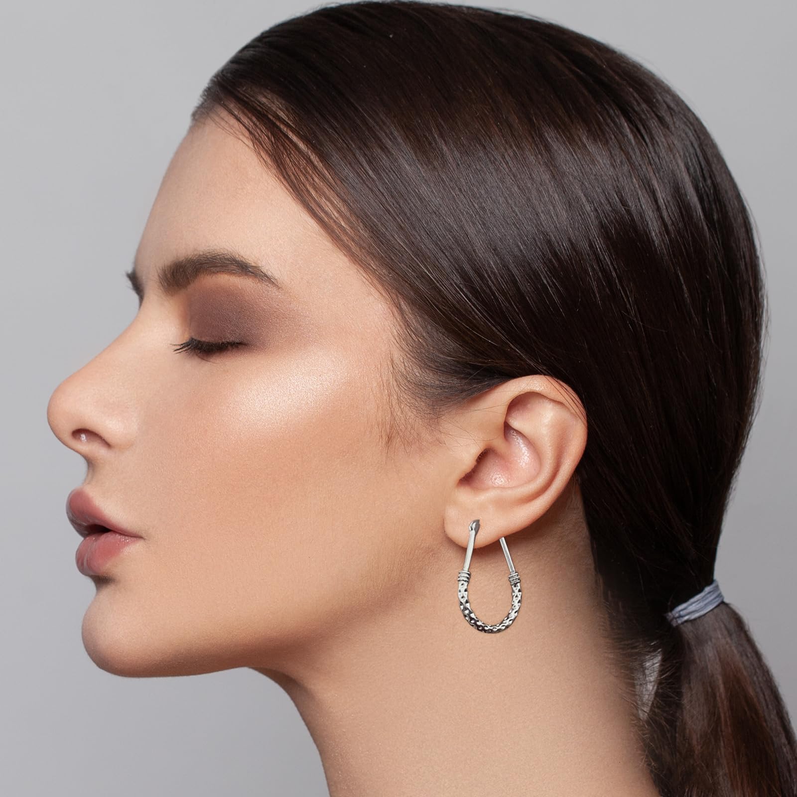 Oval Hoop Earrings S925 Sterling Silver Earrings Two-Tone Diamond-Cut Texture Italian Jewelry for Women Classic Hammer Silver Hoop Earrings for Women