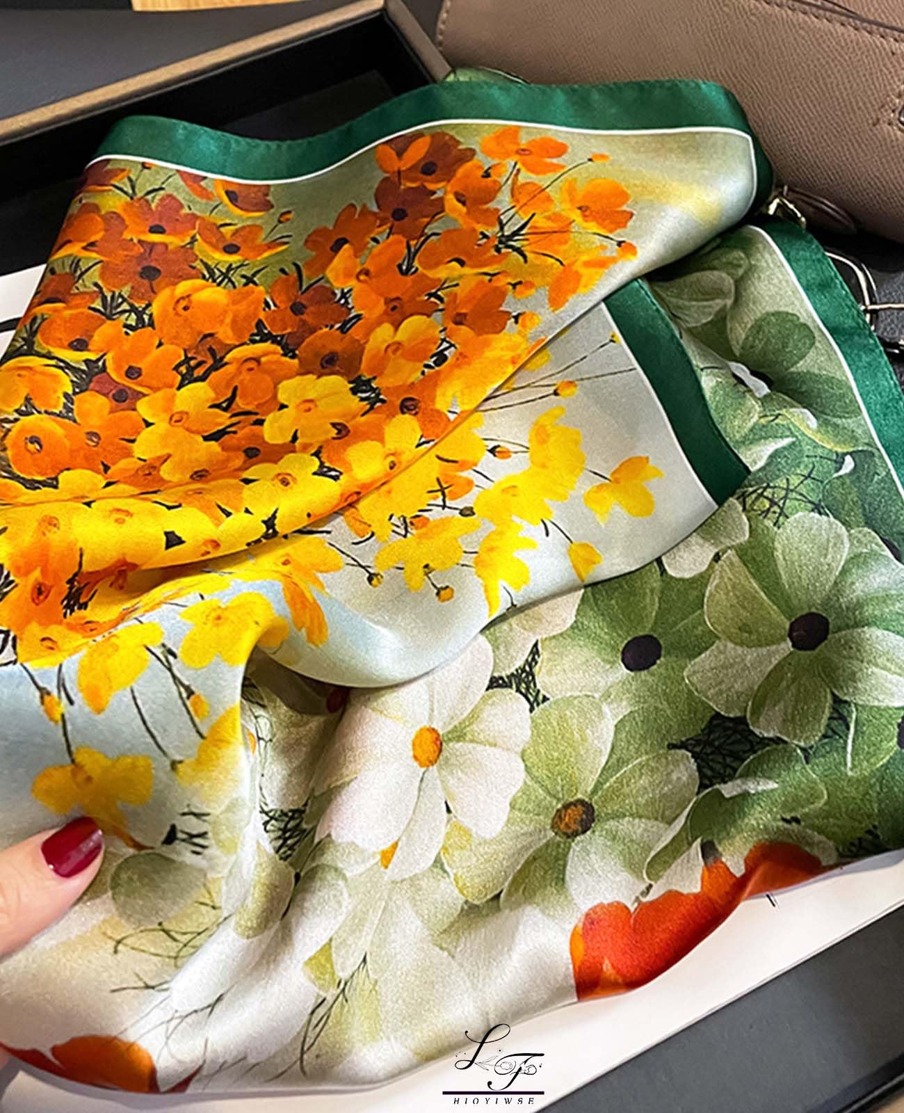 Hioyiwse Hioyiwes Head Scarf Square Silk Scarf Fashion Satin Scarf for Hair Beach Head Wraps Neck Scarf Headscarf Woman Scarf Fashion Gift A24, 27.5
