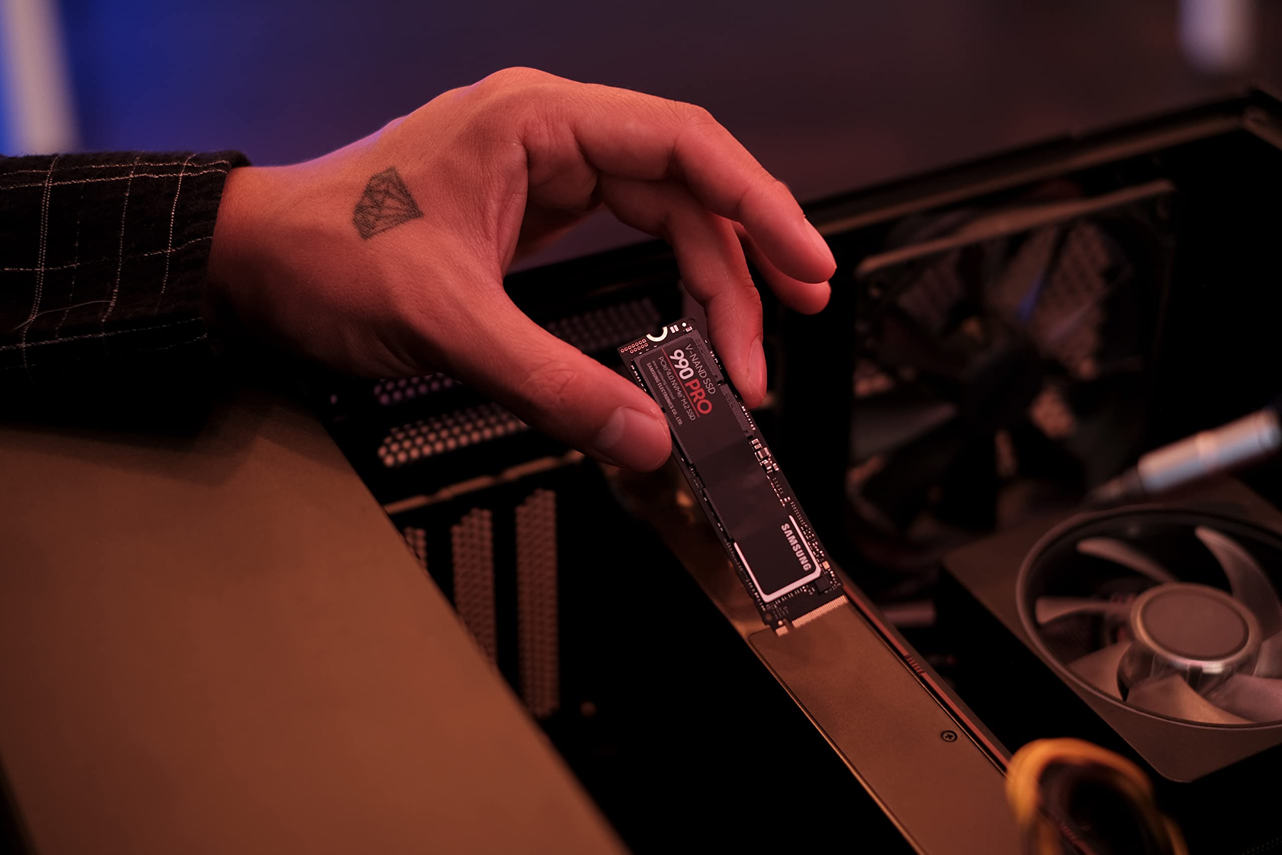 SAMSUNG 990 PRO SSD 1TB PCIe 4.0 M.2 2280 Internal Solid State Hard Drive, Seq. Read Speeds Up to 7,450 MB/s for High End Computing, Gaming, and Heavy Duty Workstations, MZ-V9P1T0B/AM