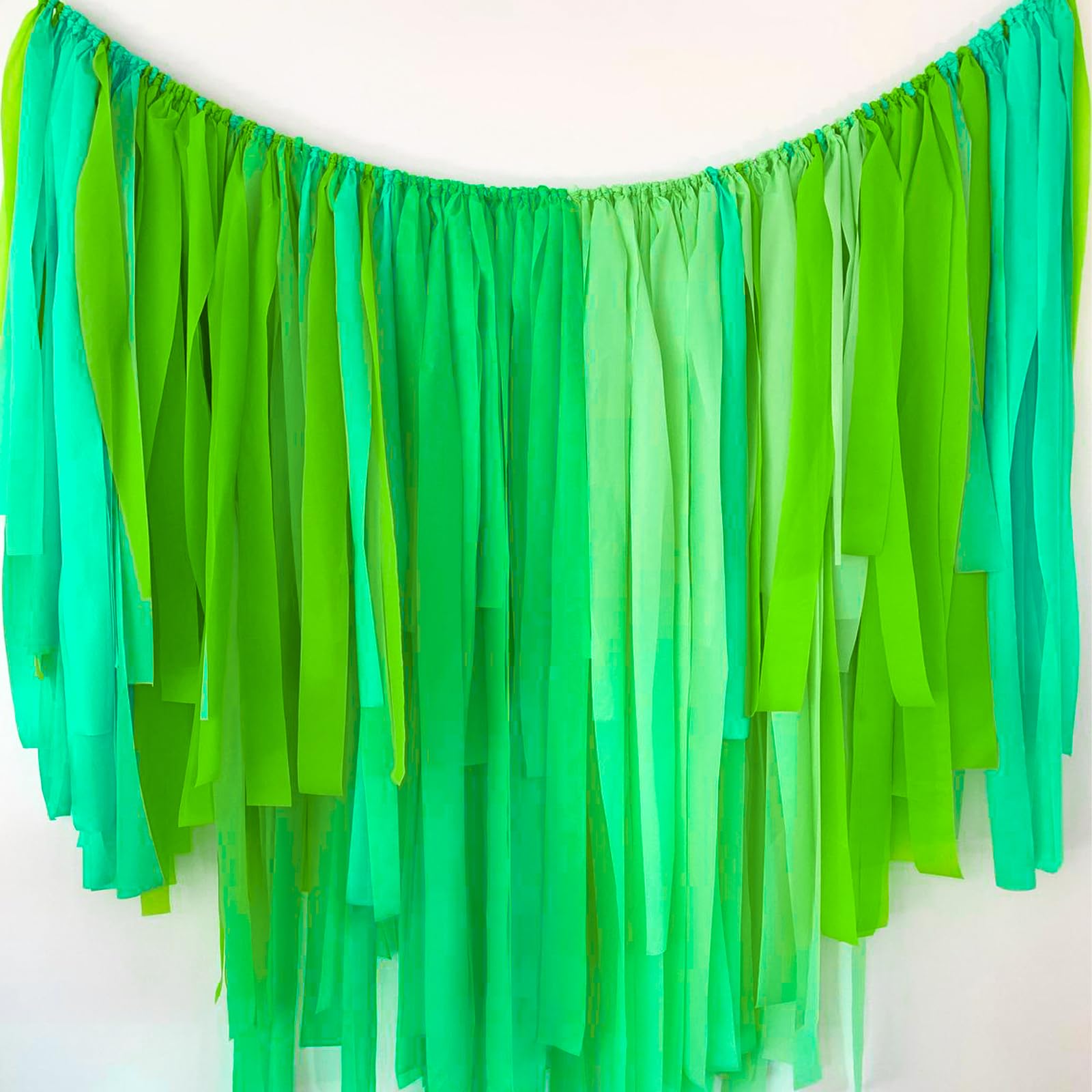 PartyWoo Green Crepe Paper Streamers 10 Rolls 820 ft Pack of Kelly Green Crepe Paper for Graduation Christmas Jungle Birthday Party Decorations (1.8 Inch x 82 Ft/Roll), Green-41