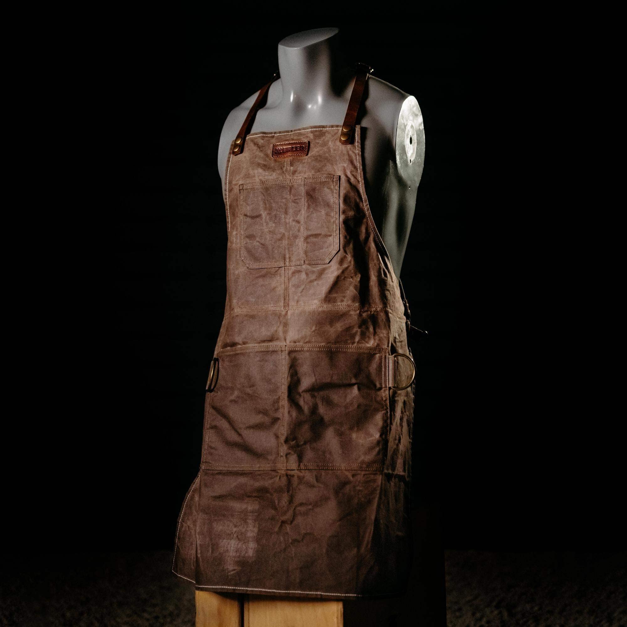 Breeo Waxed Canvas Apron - Leather Straps - D Rings & Pockets - Adjustable Straps