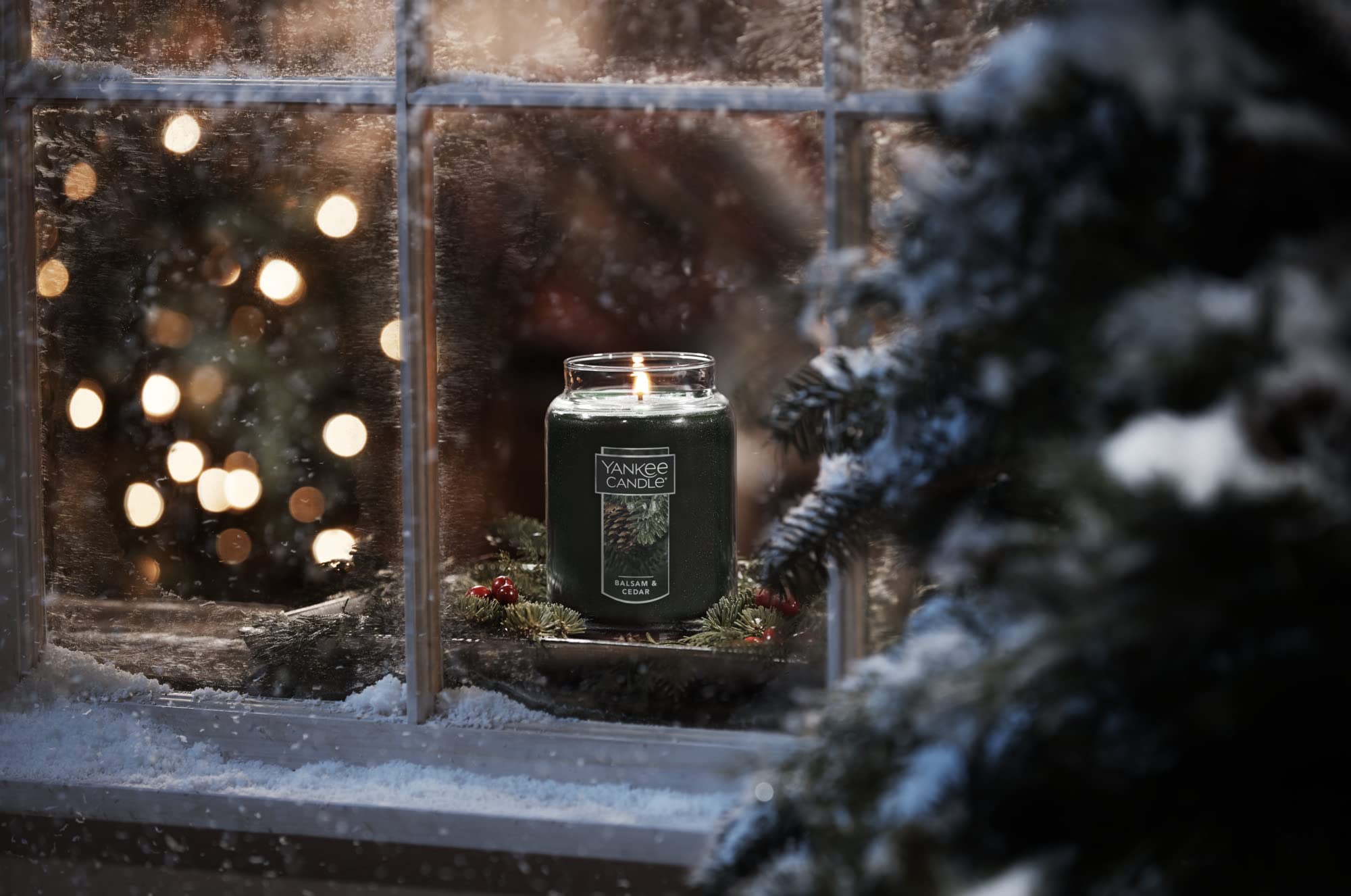 Yankee Candle Balsam & Cedar Scented, Classic 22oz Large Jar Single Wick Candle, Over 110 Hours of Burn Time, Ideal Holiday Gift