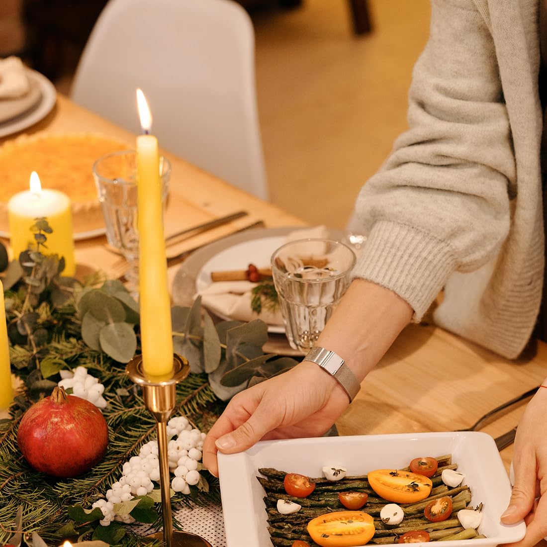 Aglary 2PCS Beeswax Taper Candles, 9" Handmade Natural Candles, Dripless and Smokeless,9 Hour Burn Time