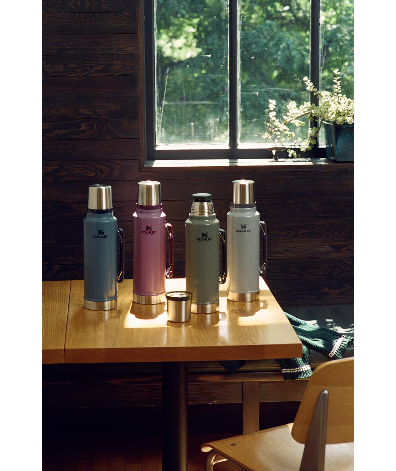 Stanley Classic Vacuum Insulated Wide Mouth Bottle - Hammertone Lake - BPA-Free 18/8 Stainless Steel Thermos for Cold & Hot Beverages - 1.1 QT