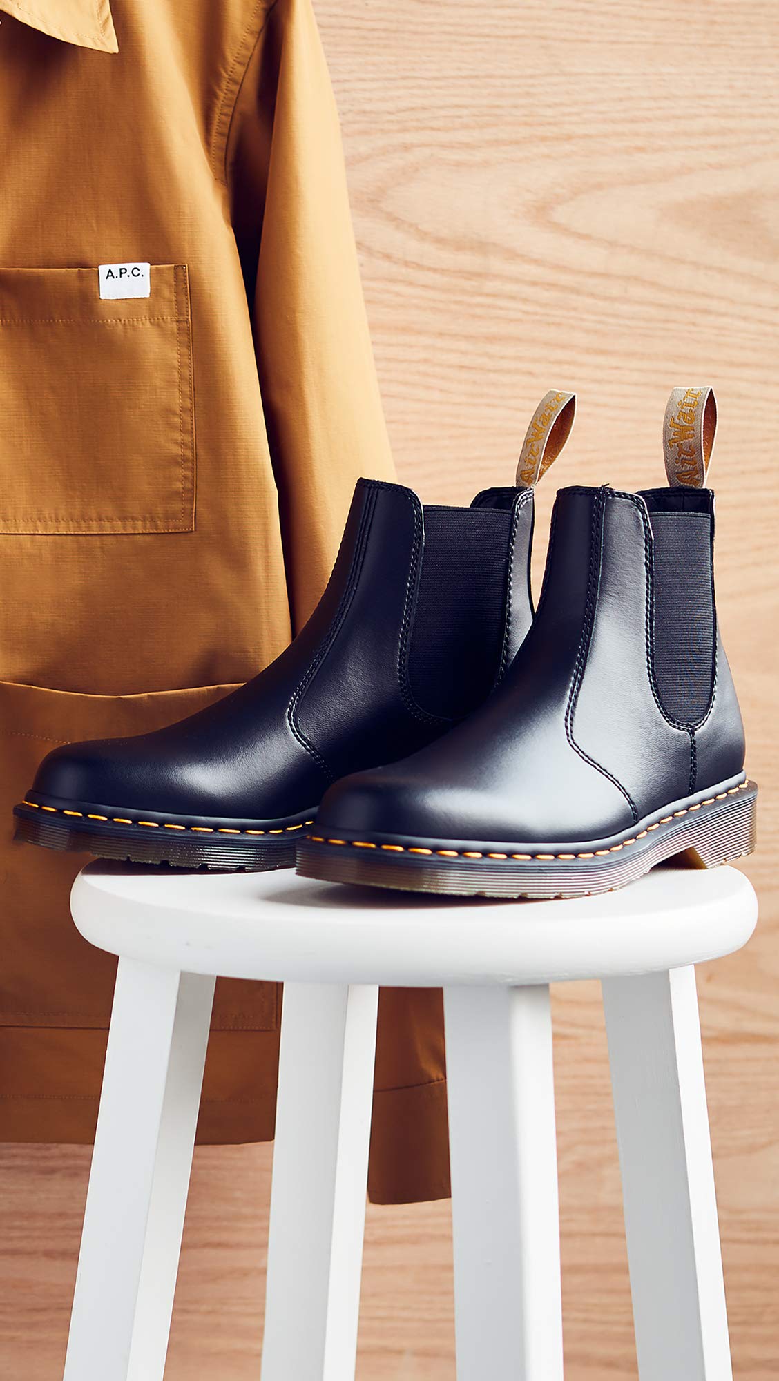 Dr. Martens Men's 2976 Felix Rub Off Chelsea Boot, Black, 13 Men/14 Women US