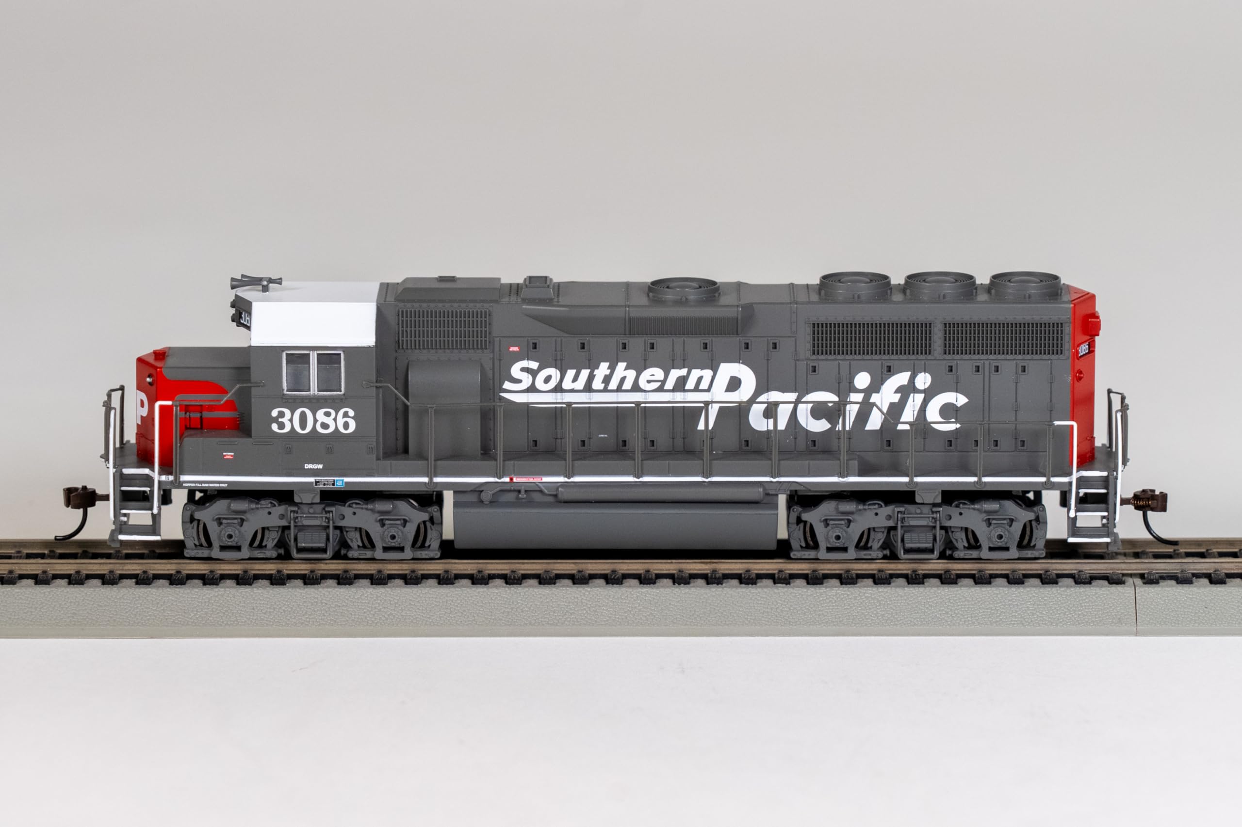 Bachmann Trains - EMD GP40 - DCC Equipped Diesel Locomotive - Southern Pacific™ #3086 (Speed Lettering) - HO Scale