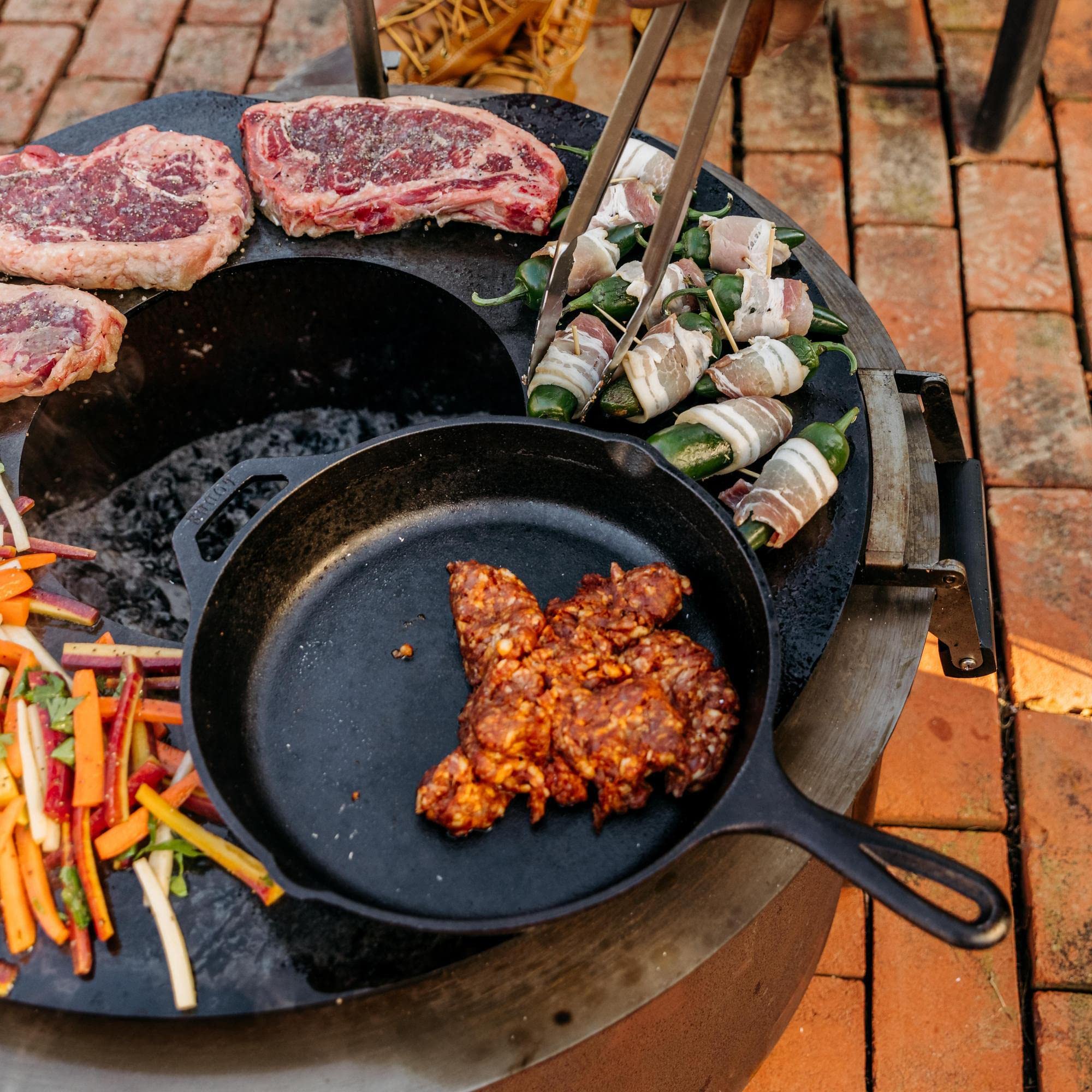 Breeo SearPlate Griddle X24 - Compatible with X Series 24 Smokeless Fire Pit - Outdoor Searing Grill - Durable Flat Top Griddle - Carbon Steel Searing Surface, USA Made - Live-Fire Cooking Accessory