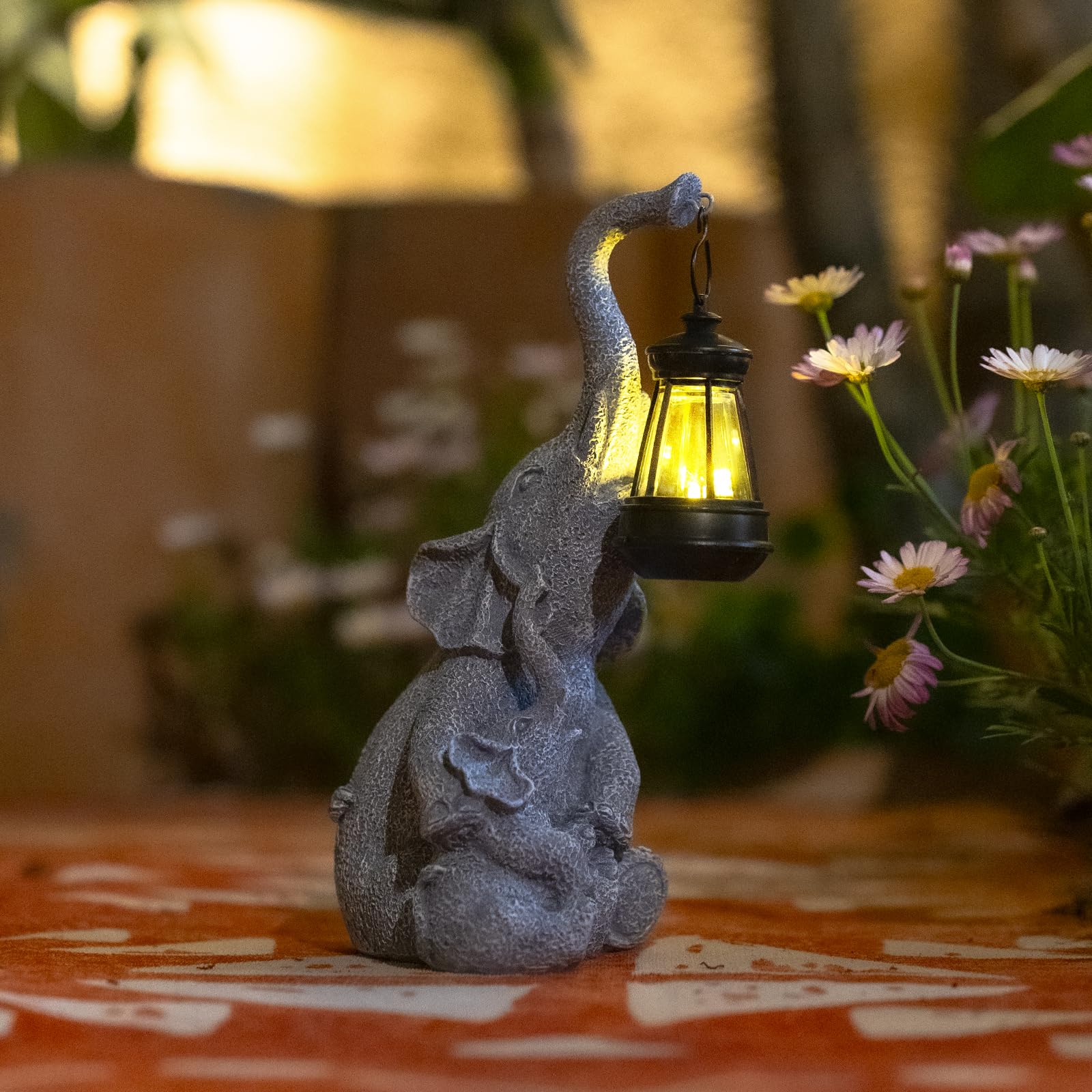Jy.Cozy Elephant Garden Statue Mother and Baby Elephants Lovely Playing Solar Lamp Resin Outdoor Figurine Light Decoration Home Décor Lawn Yard Patio Porch Ornament Gift
