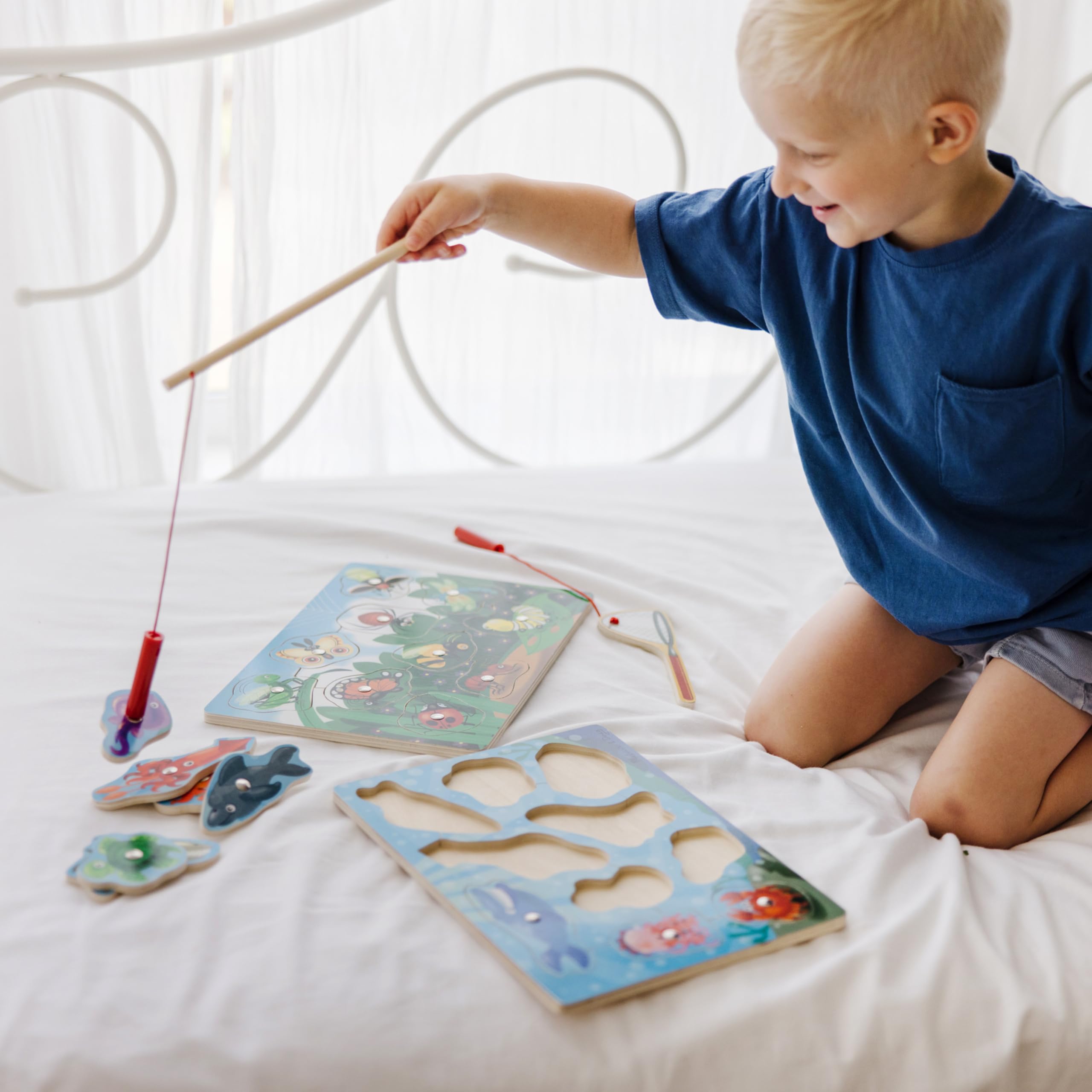 Melissa & Doug Magnetic Wooden Puzzle Game Set: Fishing and Bug Catching - Magnetic Games, Chunky Animal Puzzles For Toddlers And Kids Ages 3+