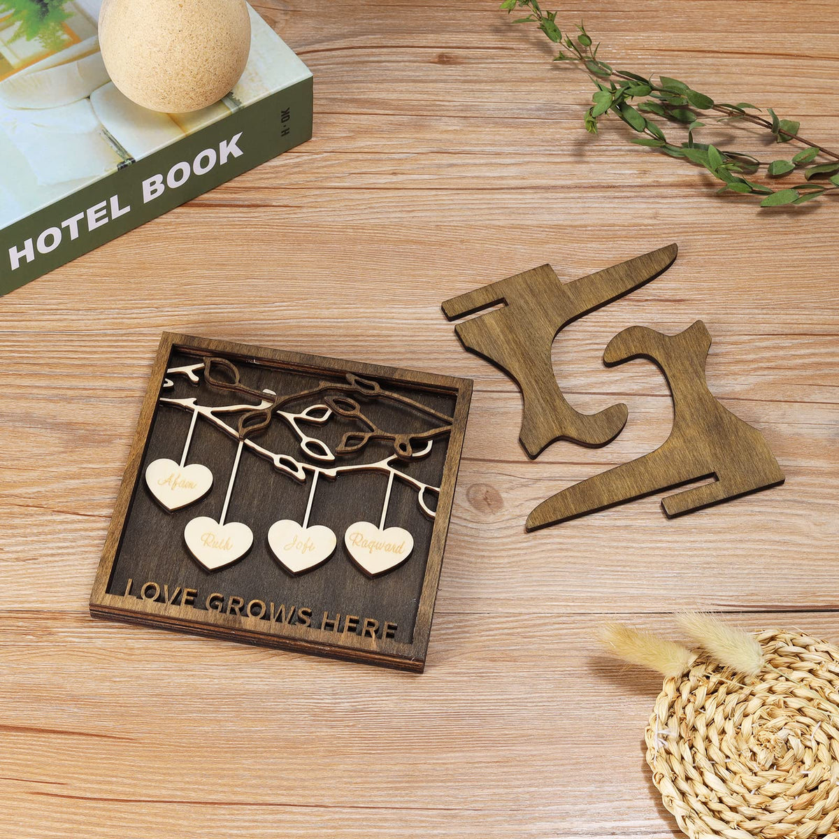 Jeweidea Personalized Family Sign with 2-9 Names Custom Wooden Tree of Life Frame Engraved Wood Plaques Decor Birthday Gift for Mom Women (6 Names)