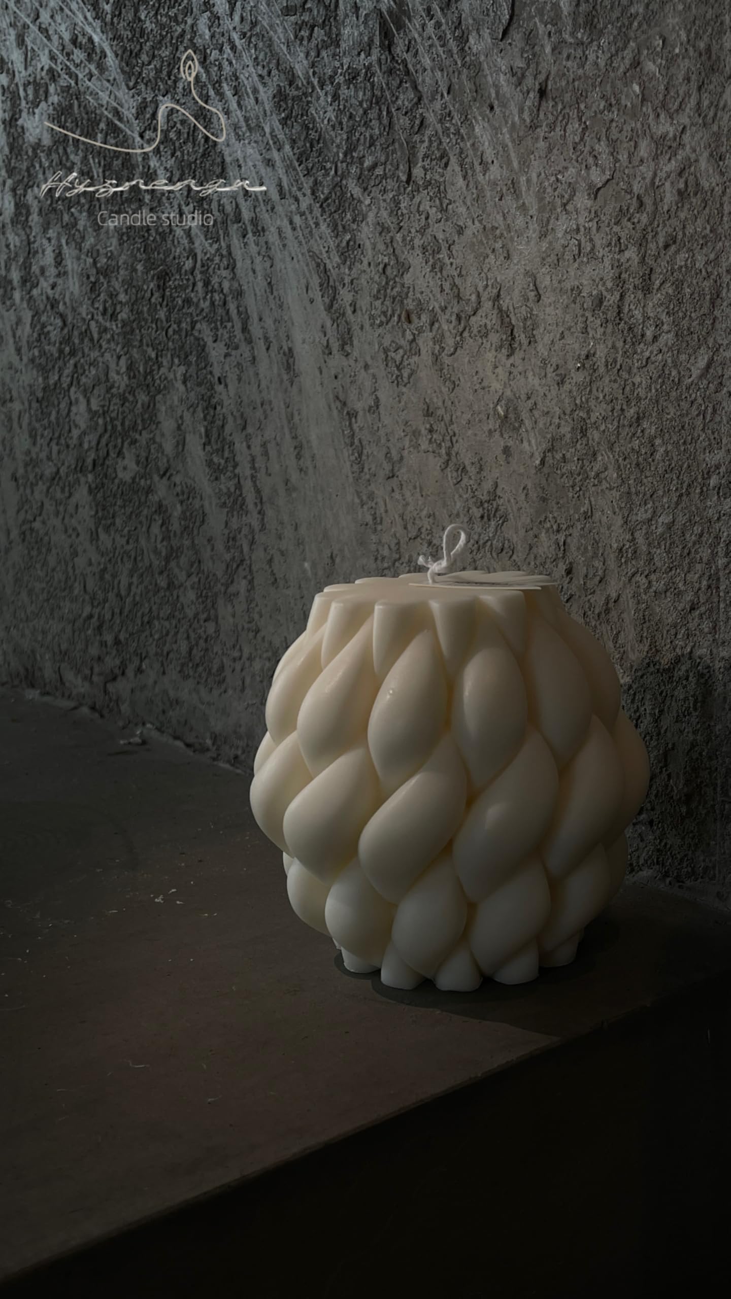 Hyznengu Knot Ball Candle - White Large Handmade Pillar Scented Soy Wax Candles,Elegant Aesthetic Candle for Women,Housewarming Presents,Home Room Shelf Coffee Table Decorative Idea Candles