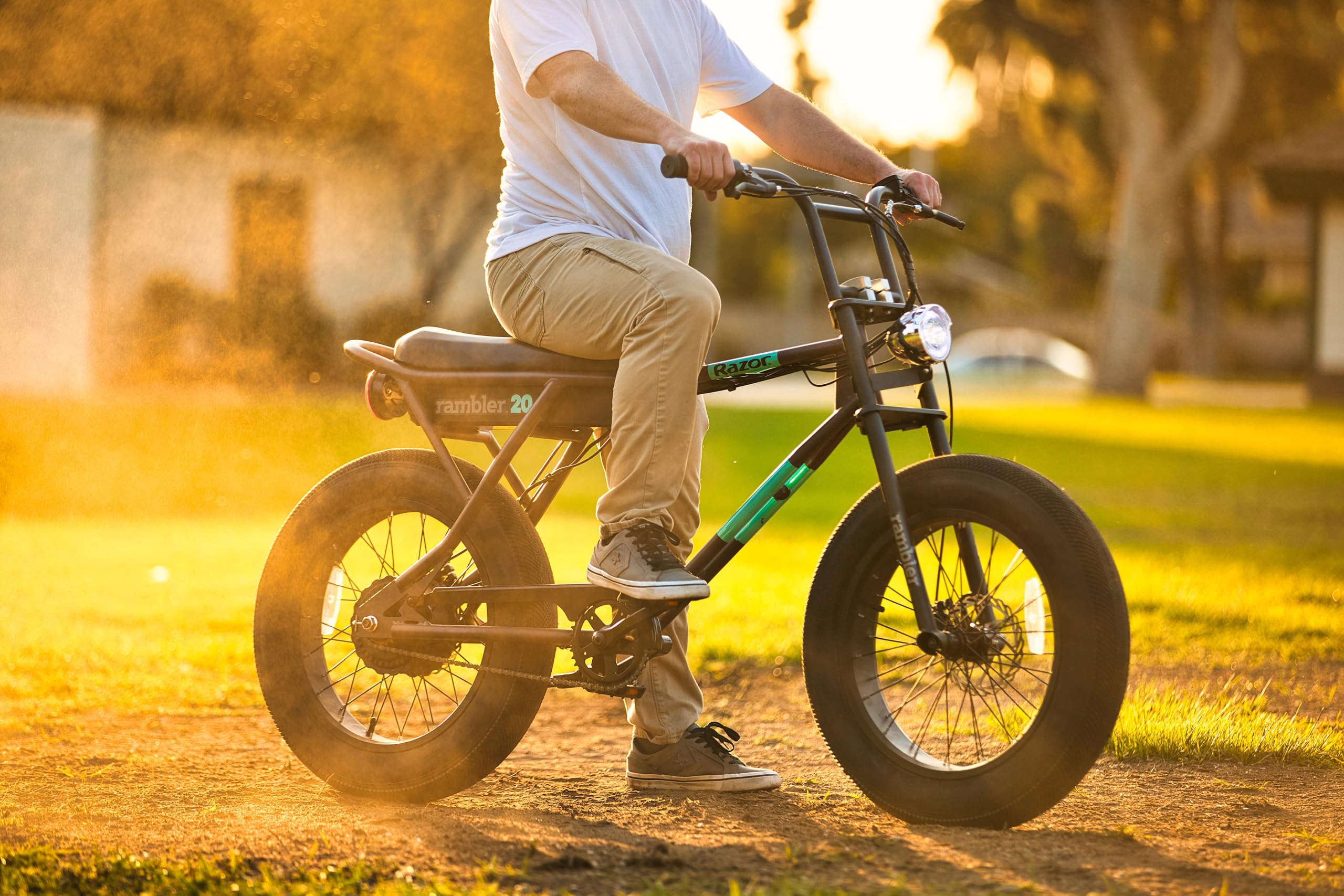 Razor Rambler 20 – Class 2 Adult Electric Bike with Retro Style, Up to 19.9 MPH, Up to 16.6 Miles of Range, 500-Watt Rear-Wheel Hub-Driven Motor