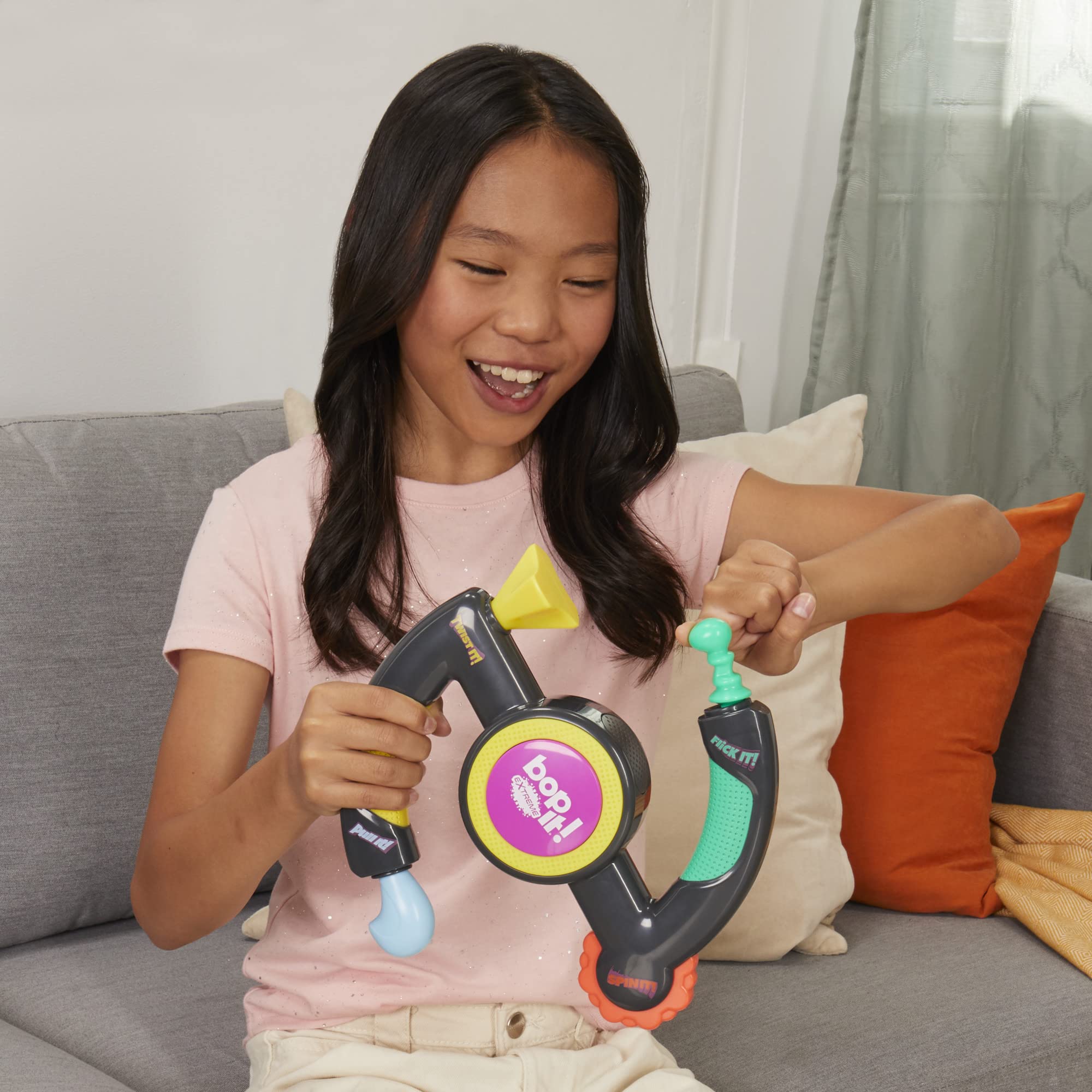 Hasbro Gaming Bop It! Extreme Electronic Game for 1 or More Players, Fun Party Interactive Game for Kids Ages 8+, 4 Modes Including One-On-One Mode